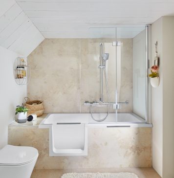 Dusche und Badewanne perfekt kombiniert