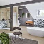 Maskulines & smartes Bad unter der Dachschräge