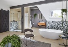 Maskulines & smartes Bad unter der Dachschräge