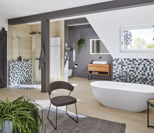 Maskulines & smartes Bad unter der Dachschräge