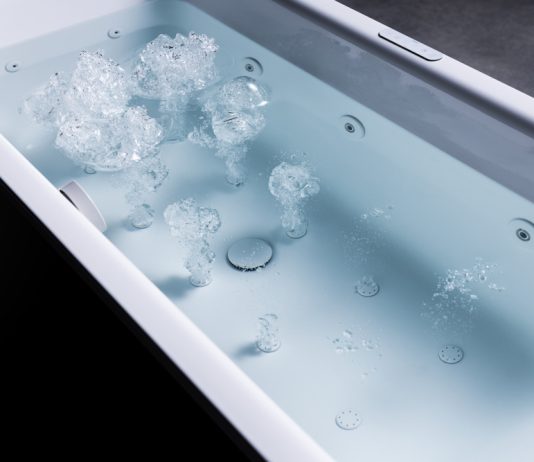 Whirlsysteme machen das Bad zum Private Spa