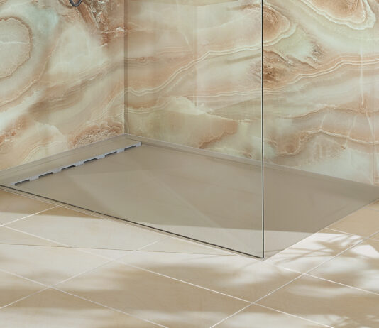 Duschwanne im natürlichen Steinoptik-Design