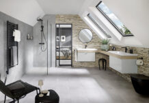 Badezimmer und Schlafzimmer vereint unter dem Dach